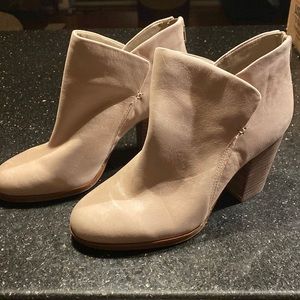 Gianni Bini Booties Size 8.5 M Taupe